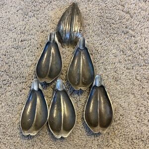 Vintage Brass Lotus Flower
Ashtray Sculpture
Replacement Petal (6)